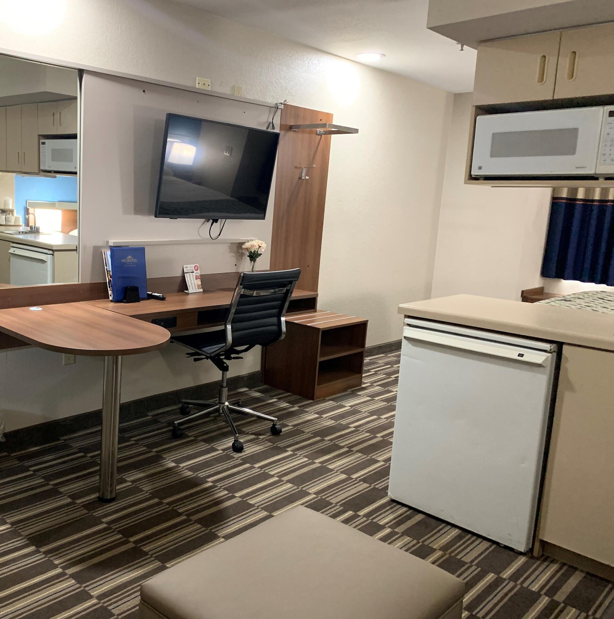 Microtel Inn & Suites By Wyndham Fond Du Lac Exterior photo
